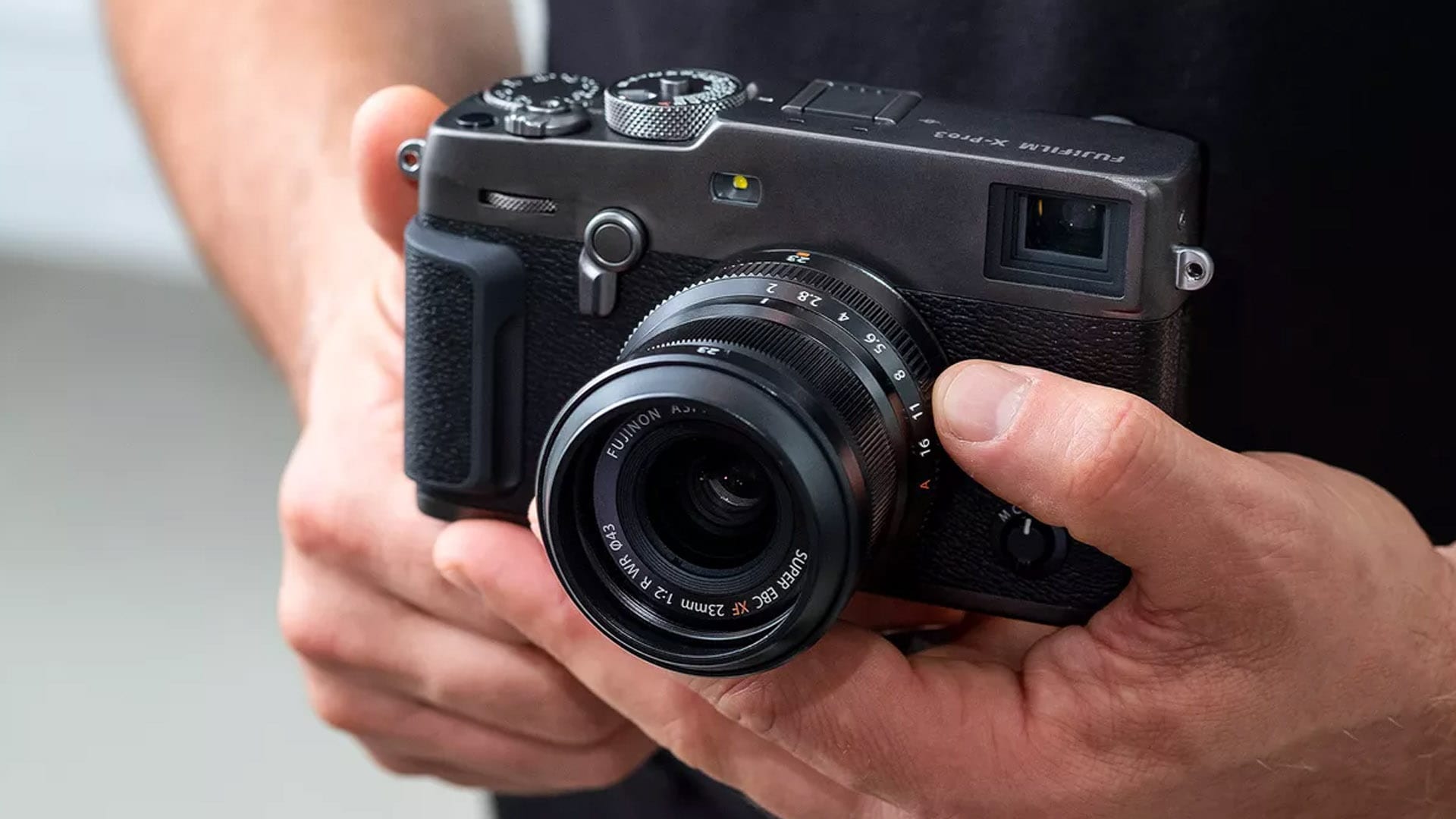 شركة Fujifilm تعلن رسمياً عن الكاميرا الجديدة X-Pro3 بتقنية التركيز في الإضاءة المنخفضة بأداء ممتاز