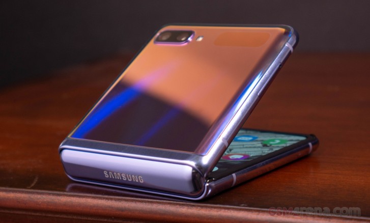 نموذج Samsung Galaxy Flip 4G