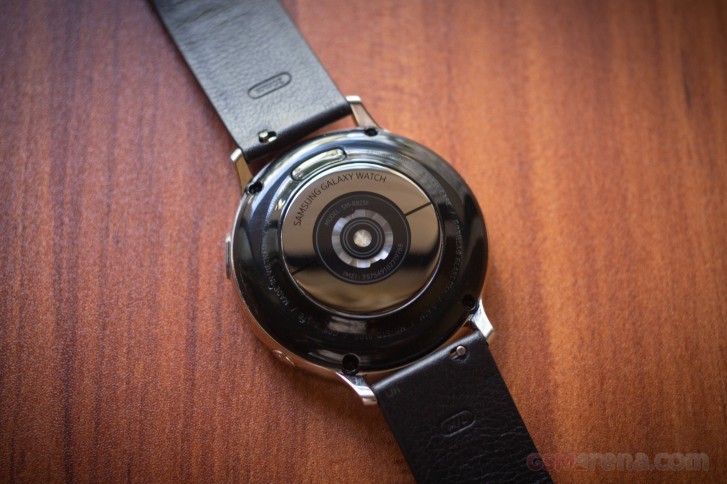 تحتوي ساعة Galaxy Watch القادمة من Samsung على متغير من التيتانيوم