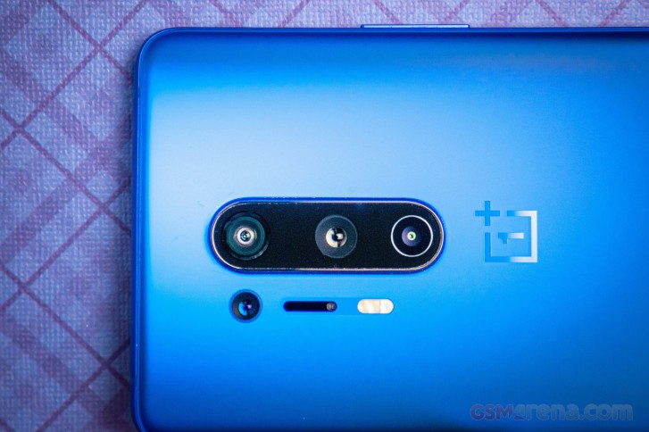 ربما قام Indian OnePlus 8 Pro بتعطيل كاميرا تصفية الألوان من الصندوق