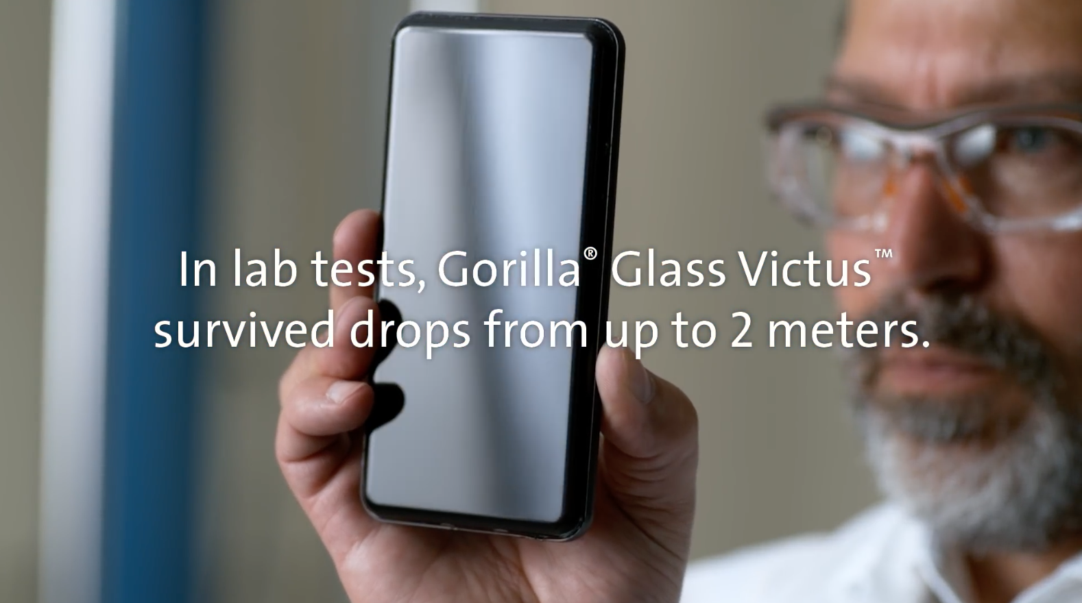 شركة Corning تعلن عن زجاج الحماية Gorilla Glass Victus لا تخف إذا سقط هاتفك من ارتفاع 2 متر