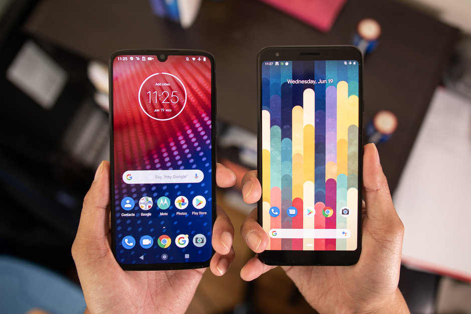 مقارنة بين Motorola Moto Z4 و Google Pixel 3a XL
