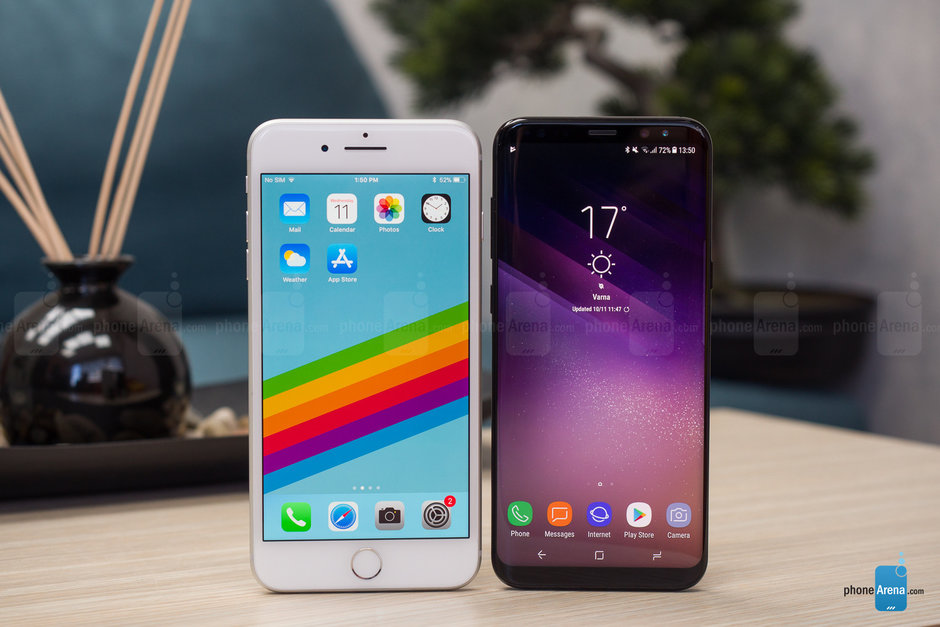 Apple-iPhone-8-Plus-vs-Samsung-Galaxy-S8001.jpg
