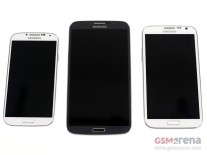 Galaxy S4 (يسار) ، Galaxy Mega 6.3 (في الوسط) ، Galaxy Note II (يمين)