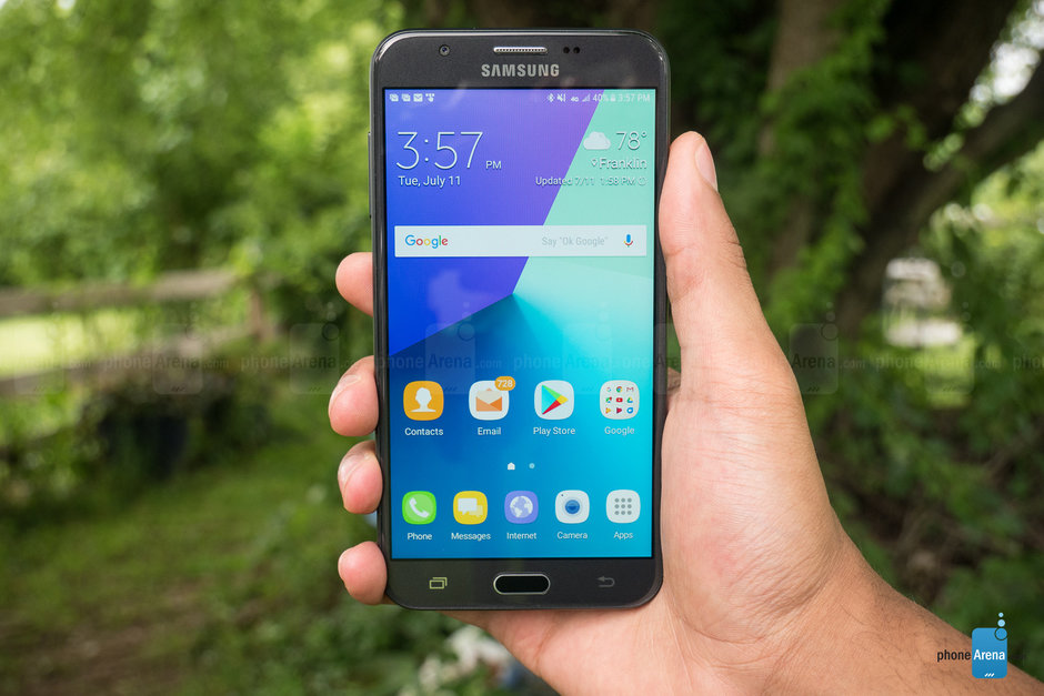 Samsung-Galaxy-J7-2017-Review002.jpg