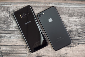Samsung Galaxy S8 مقابل Apple iPhone 7
