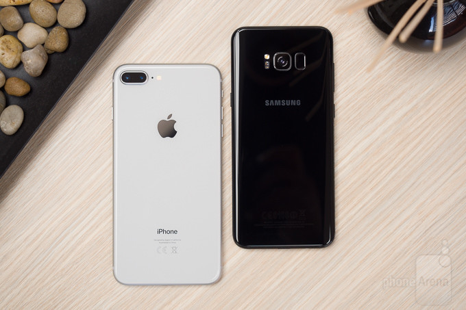 مقارنة بين Apple iPhone 8 Plus و Samsung Galaxy S8 +