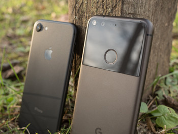 Google Pixel مقابل Apple iPhone 7