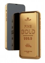 أما هاتف Caviar Goldphone الآخر ، Apple iPhone 12 Pro فهو أيضًا بوزن 1 كجم من الذهب الخالص