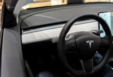 نقص الشرائح يدفع Tesla لإطلاق السيارات الكهربائية الجديدة دون منافذ USB