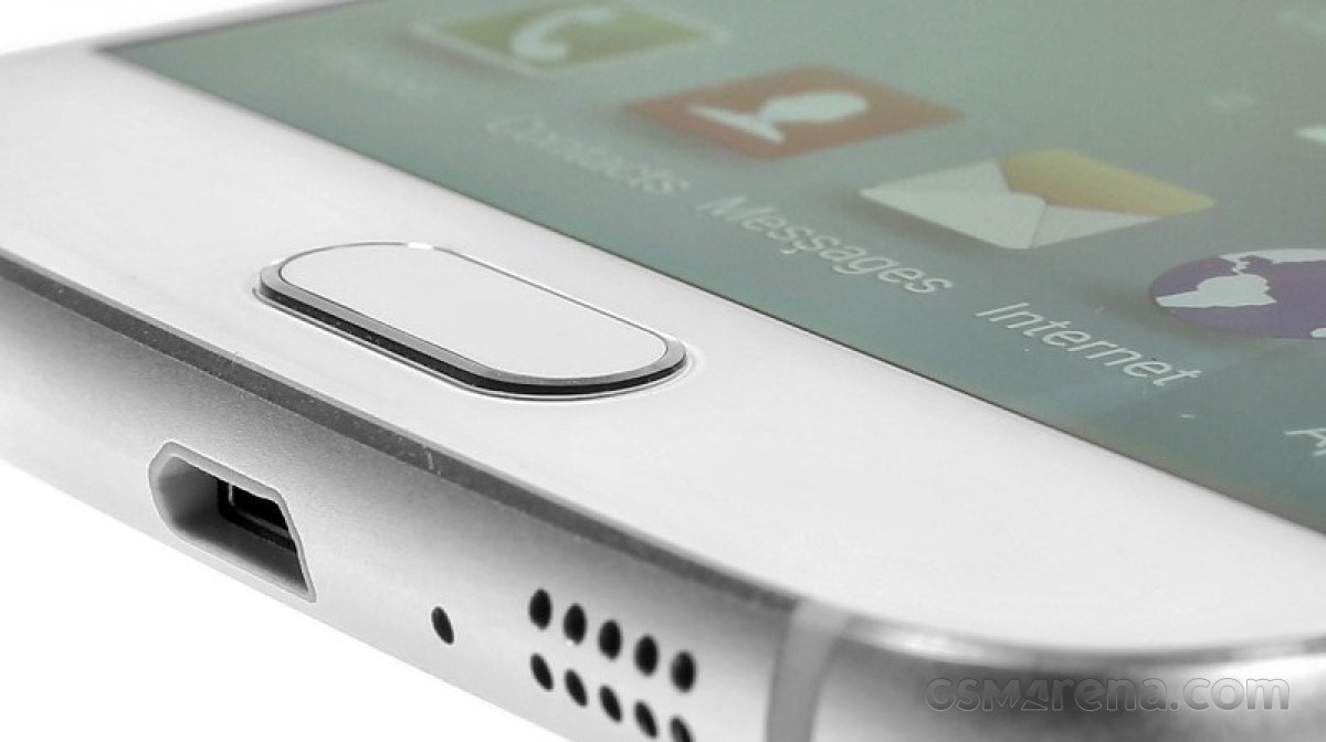 قارئ بصمات أصابع مناسب ، على عكس قارئ التمرير السريع لجهاز Galaxy S5