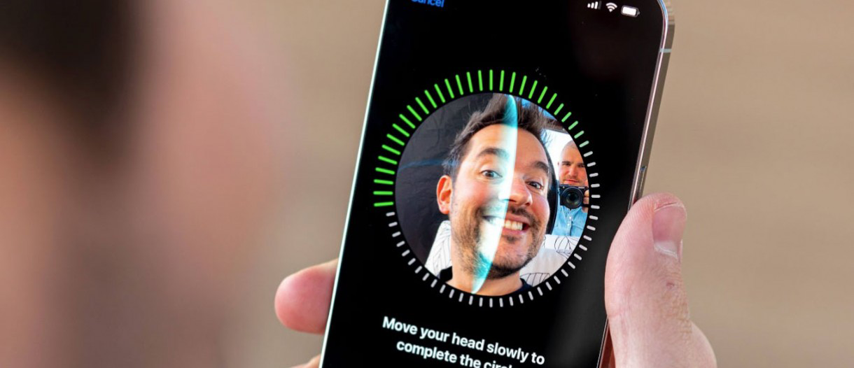 الإصدار التجريبي من iOS 15.4 يدعم التعرف على الوجه بالأقنعة دون الحاجة لساعة ابل