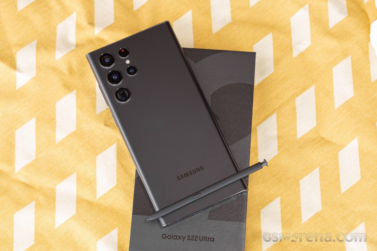 Samsung Galaxy S22 Ultra قيد المراجعة