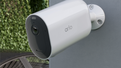 كاميرات المراقبة Arlo Pro 4 XL و Ultra 2 XL تتميز بأضواء كاشفة تُنشط بالحركة وبطارية تدوم 365 يومًا