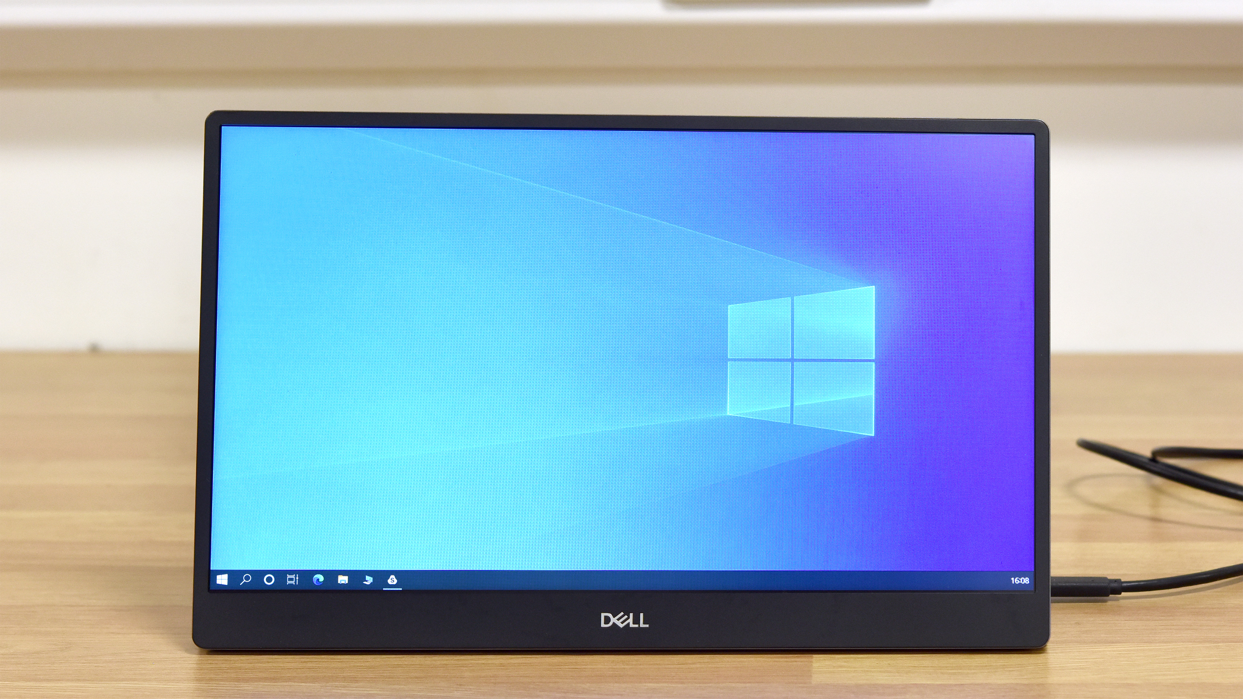 شاشة محمولة طراز C1422H من Dell