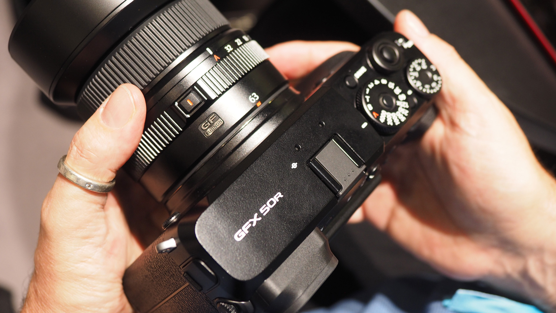 أفضل كاميرا متوسطة الحجم: Fujifilm GFX 50R