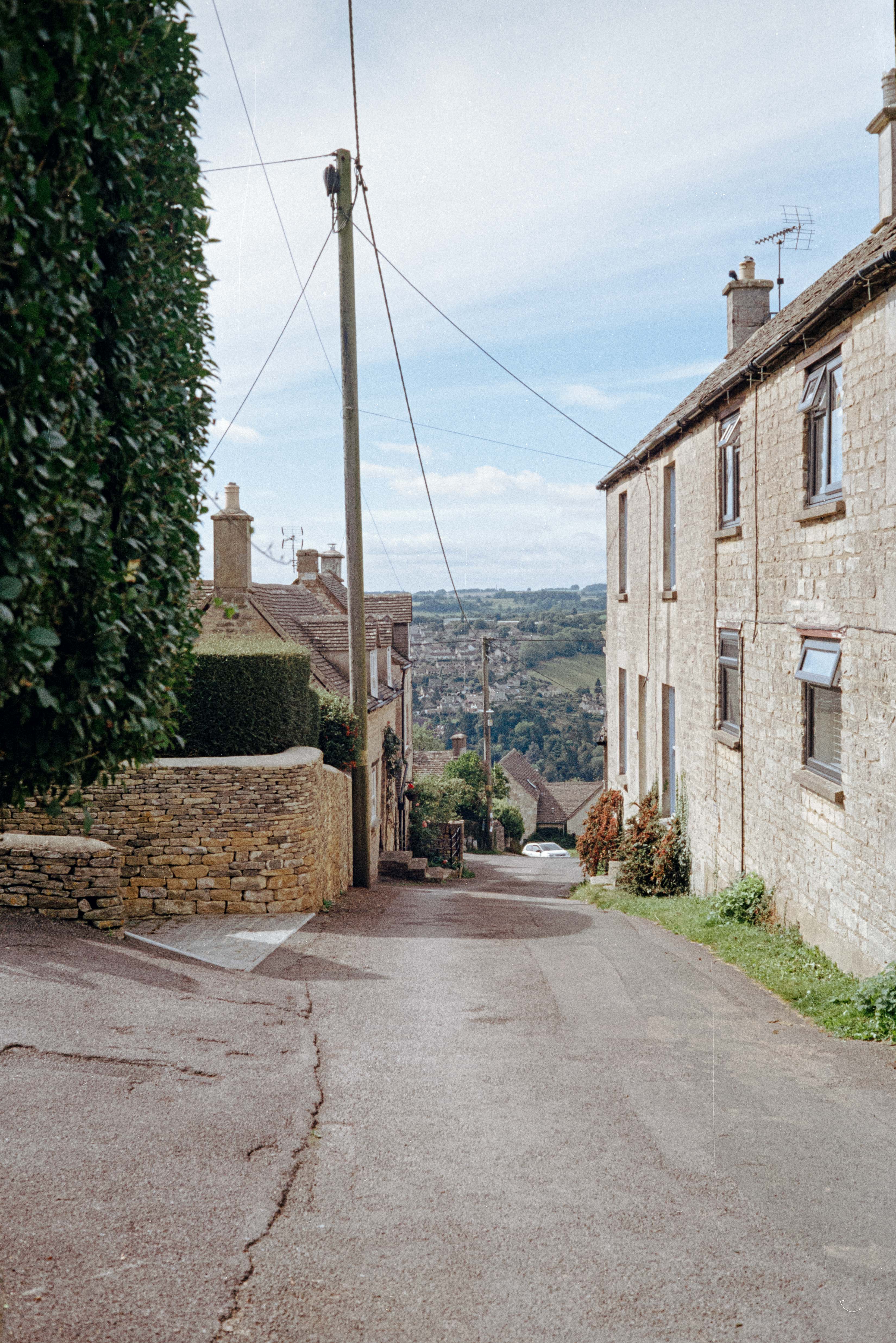 صورة الشارع باللغة الإنجليزية في الريف على Canonet G-III QL17