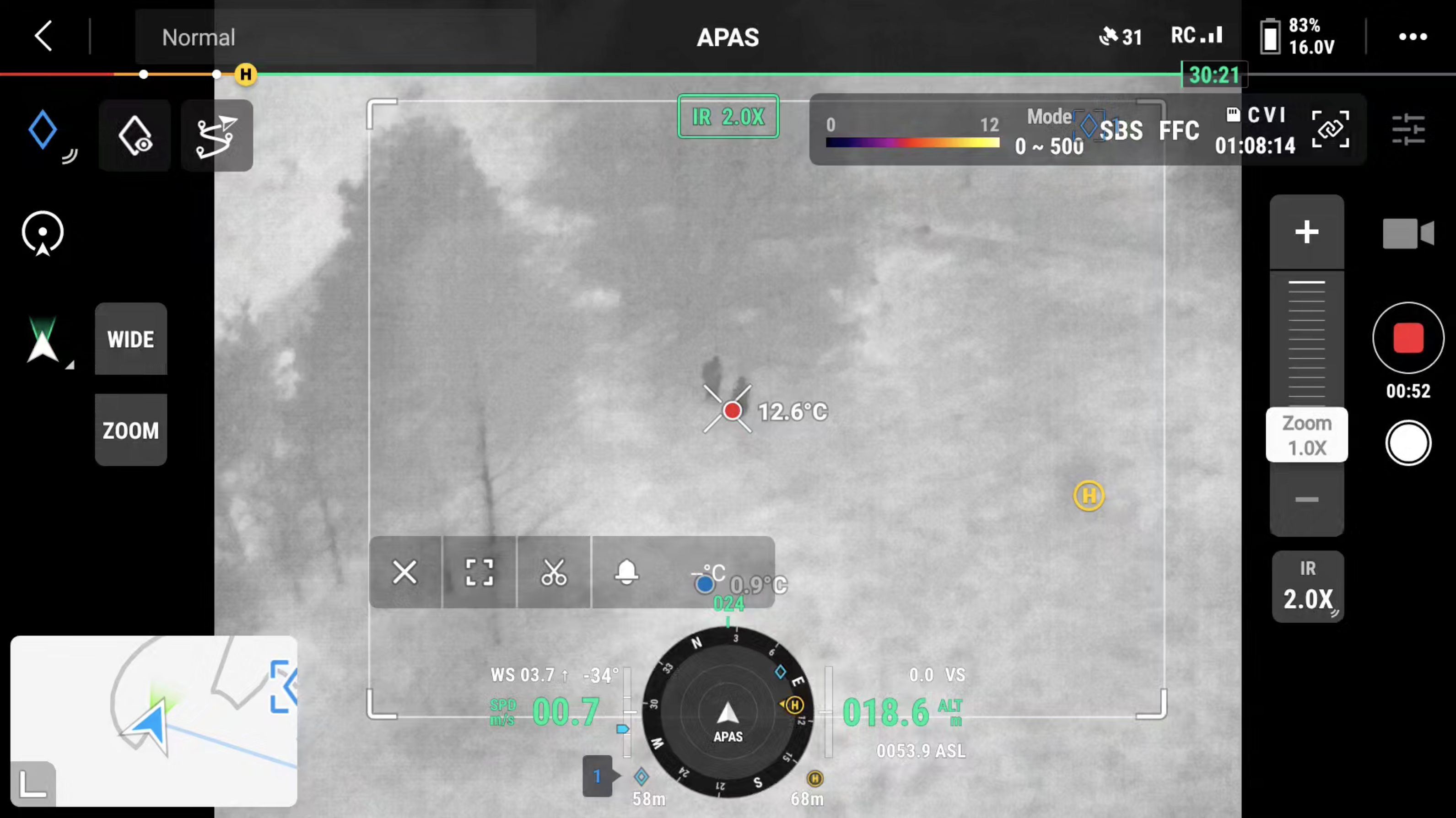 لقطة شاشة من الوضع الحراري Mavic 3T وهي تلعب لعبة الغميضة باستخدام طائرة بدون طيار