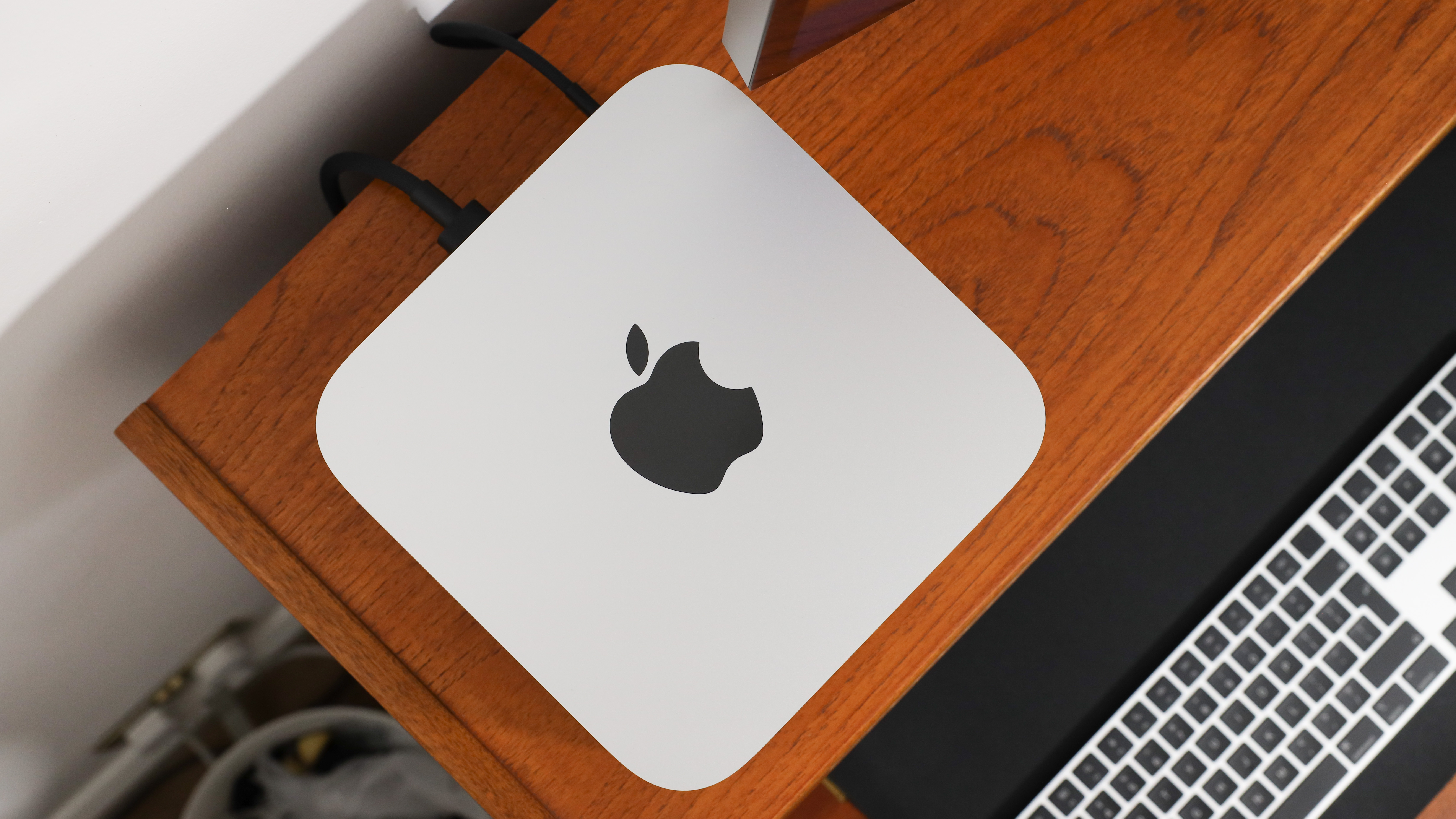 Apple Mac Studio (2023) كمبيوتر مكتبي