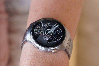 وجه ساعة Huawei Watch 4 Pro و AOD المصمم بشكل مشابه