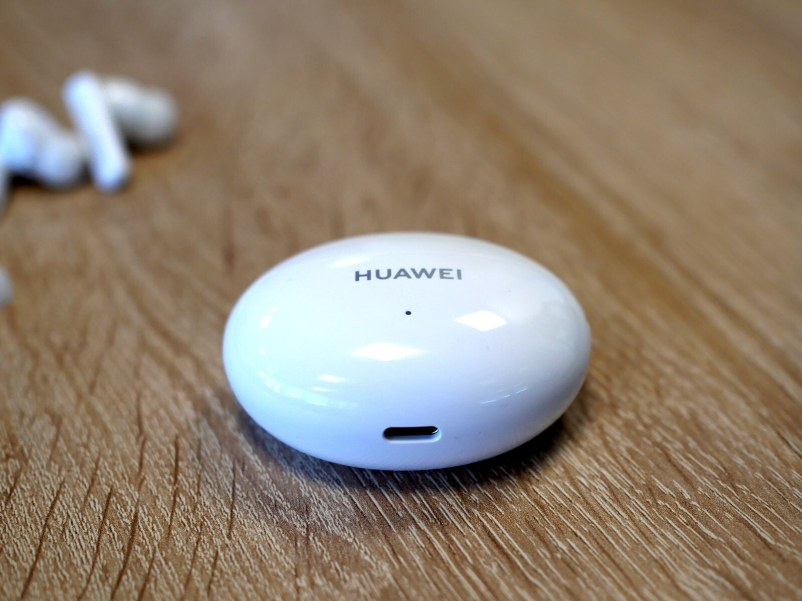 مراجعة Huawei FreeBuds 5i: صوت عالي الدقة و ANC بميزانية محدودة