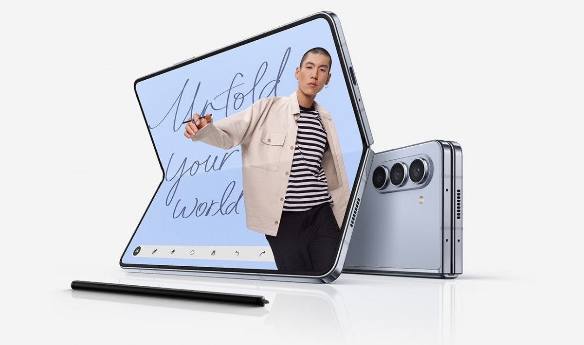 بدأت شركة Samsung US في بيع هاتفي Galaxy Z Flip5 وZ Fold5، وإليك العروض الخالية من بطاقة SIM وشركات الاتصالات