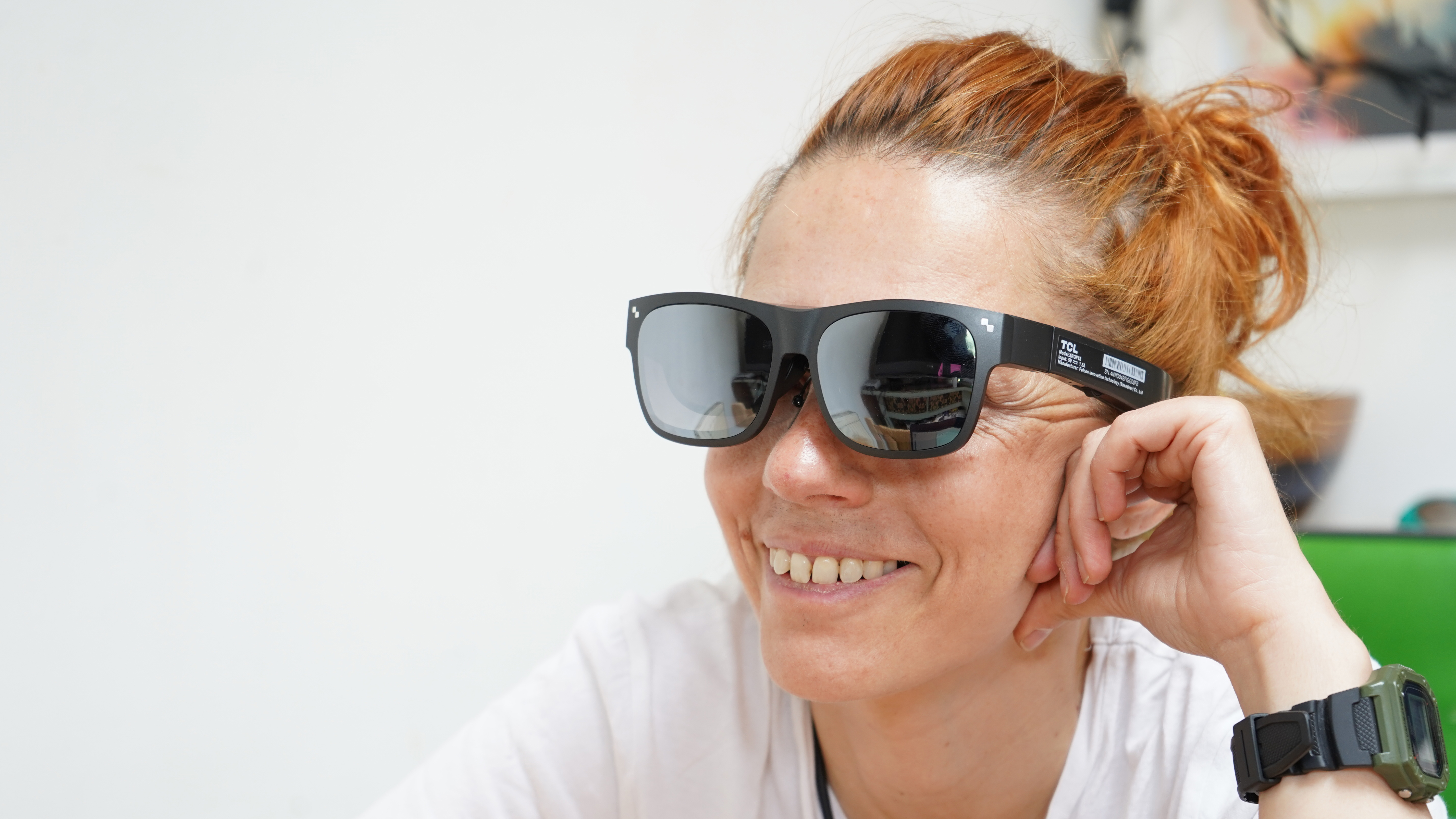نظارات TCL Nxtwear S OLED الذكية أو نظارات RayNeo XR