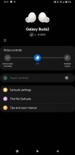 لقطات شاشة من تطبيق Galaxy Wearable تعرض تفاصيل Galaxy Buds2