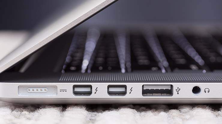 MacBook Pro-15 -inch-ports