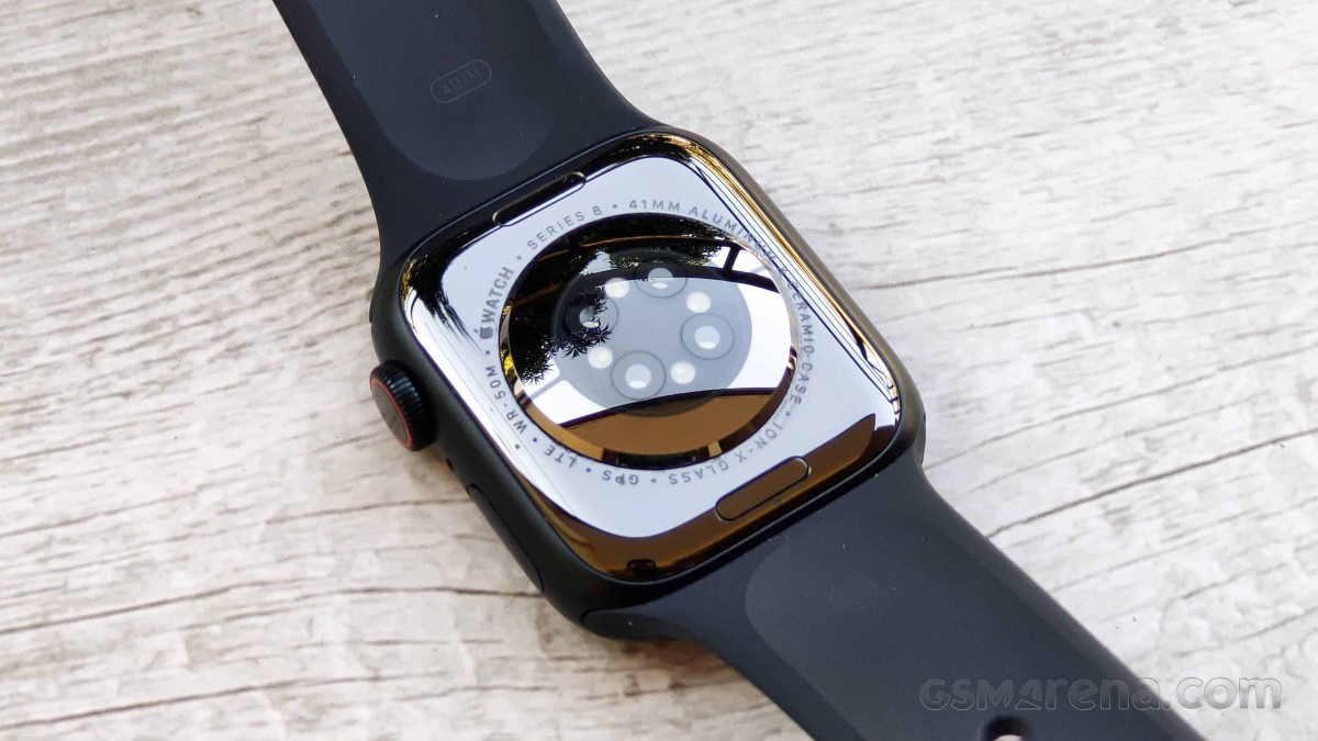 بلومبرج: Apple Watch Serie 10 لقياس ضغط الدم ومراقبة انقطاع التنفس أثناء النوم 