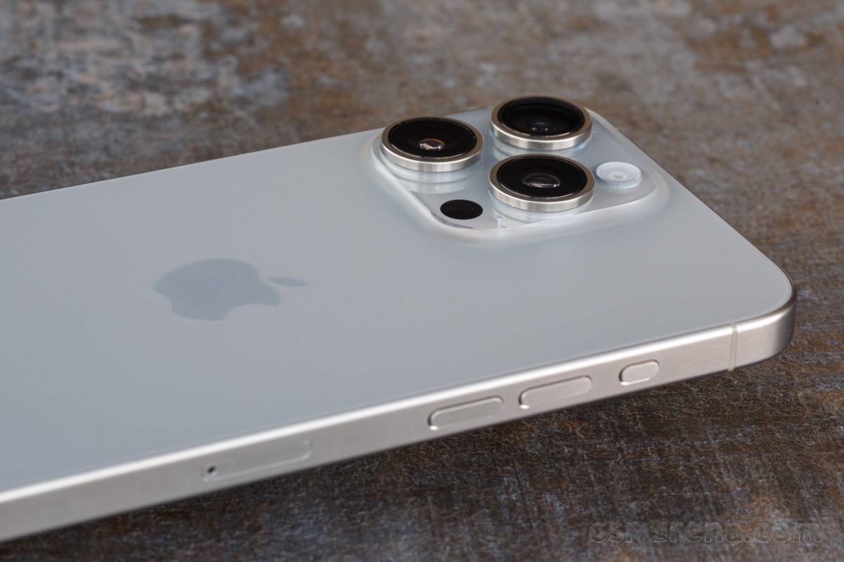 سيحتوي iPhone 17 Pro Max على كاميرا مقربة بيريسكوب بدقة 48 ميجابكسل