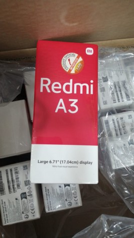 حزمة البيع بالتجزئة Xiaomi Redmi A3 والهاتف نفسه